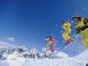 河北省冰雪運(yùn)動(dòng)社會(huì)體育指導(dǎo)員達(dá)6300名