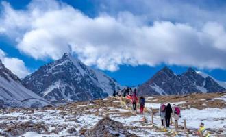 大力發(fā)展冰雪旅游經濟，將“冷”資源變成“熱”產業(yè)