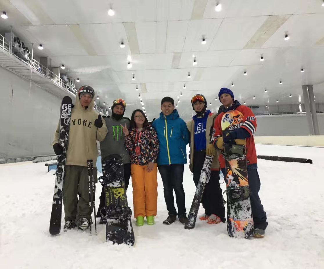 第四屆旅發(fā)會(huì)在關(guān)嶺冰雪小鎮(zhèn)舉行8