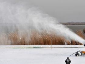 天然降雪和造雪機(jī)產(chǎn)雪誰(shuí)更適合滑雪場(chǎng)？