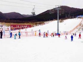 甘肅蘭州興隆山滑雪場(chǎng)