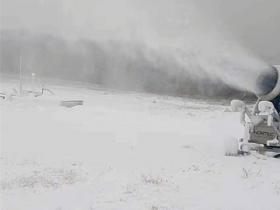 滑雪場人工造雪機(jī)造的雪和天然雪哪個更環(huán)保？