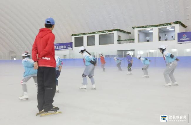 棗莊市立新小學(xué)西校開(kāi)展冰雪運(yùn)動(dòng)教學(xué)進(jìn)課堂活動(dòng)5