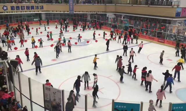 河北石家莊:本雪季已有超150萬(wàn)人參與冰雪運(yùn)動(dòng)