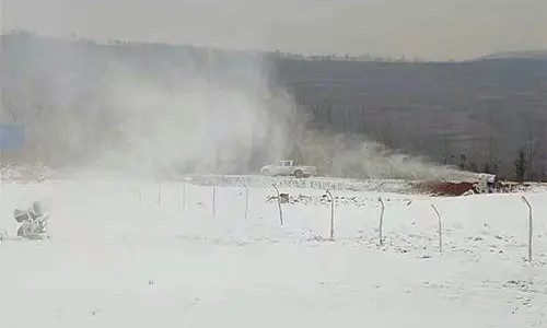 全自動(dòng)造雪機(jī)